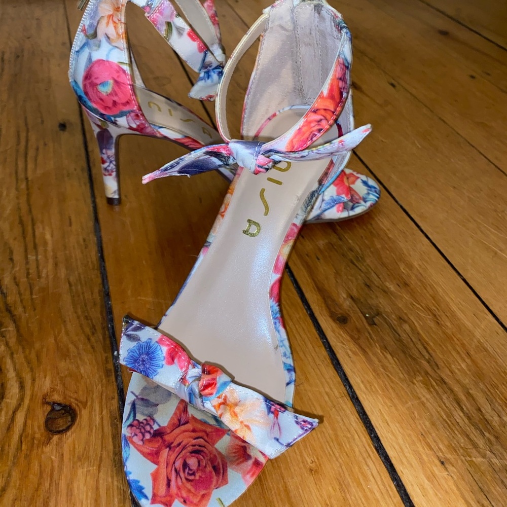 Floral Unisa Heels - Picture 2 of 7